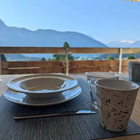Stunning Alpine Views 3 Bedroom *