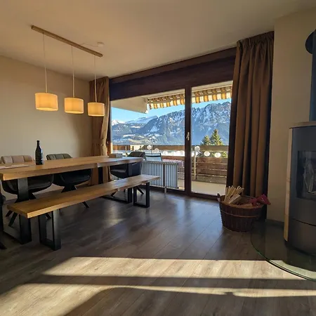 Stunning Alpine Views 3 Bedroom *